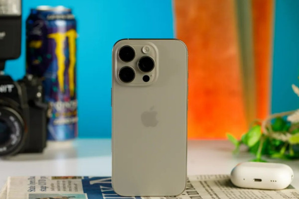 Nová éra iPhonu: Co přinese budoucnost legendárního mobilu pro cestovatele a dobrodruhy